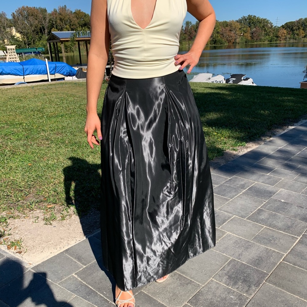 Jessica McClintock silver/gun metal taffeta skirt
